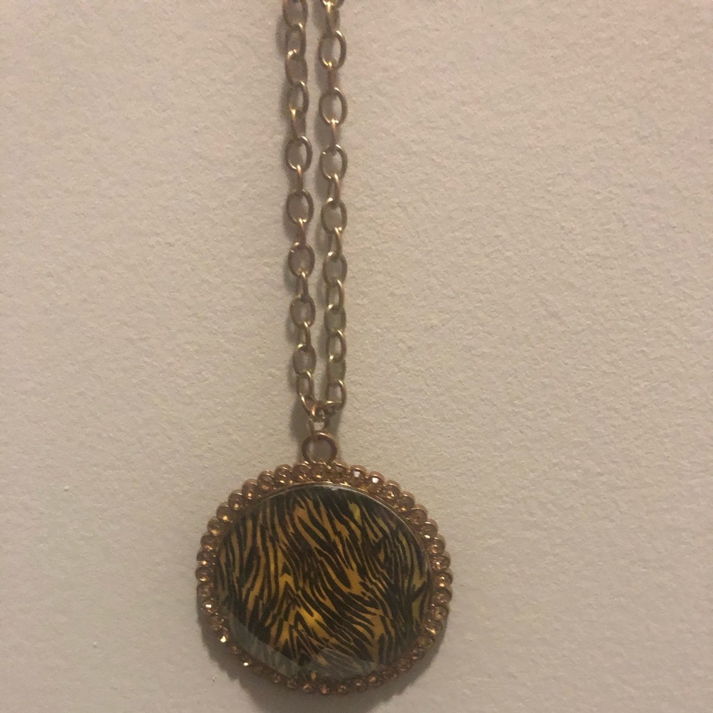NEW‼️ Long zebra print necklace